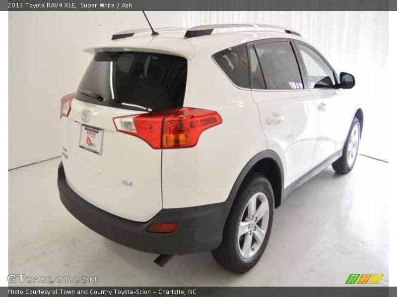 Super White / Ash 2013 Toyota RAV4 XLE