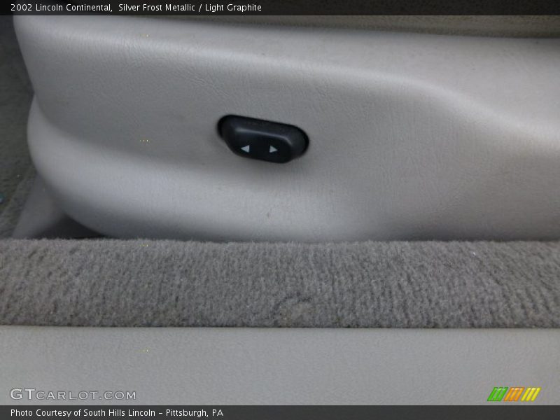 Silver Frost Metallic / Light Graphite 2002 Lincoln Continental