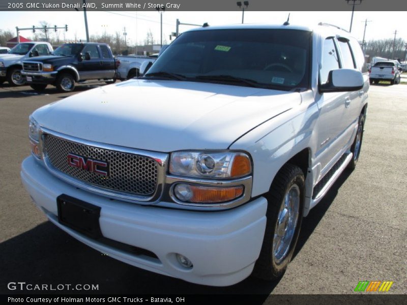 Summit White / Stone Gray 2005 GMC Yukon Denali AWD