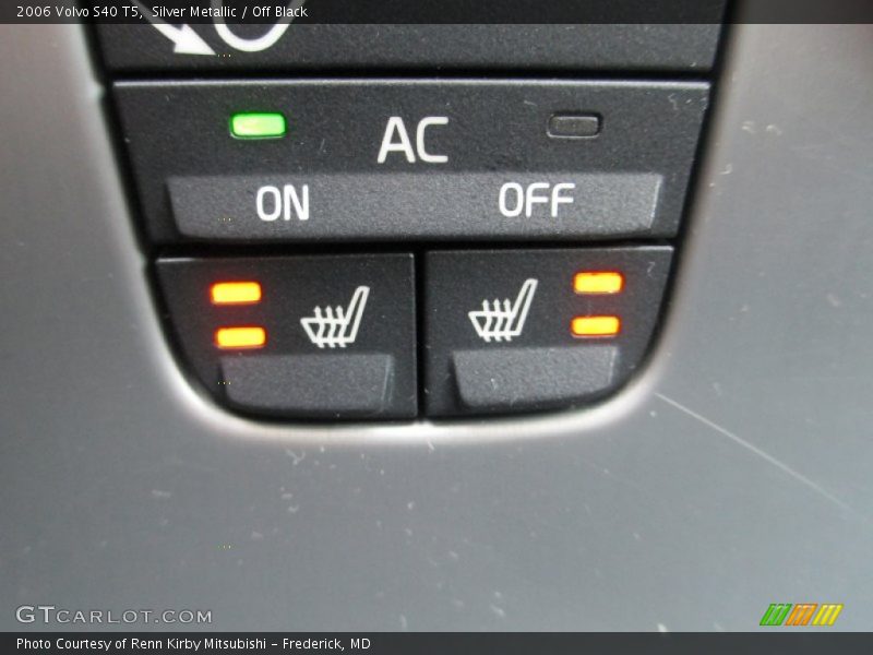 Silver Metallic / Off Black 2006 Volvo S40 T5