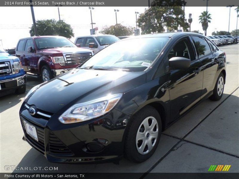 Tuxedo Black / Charcoal Black 2014 Ford Focus S Sedan