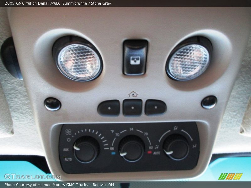 Summit White / Stone Gray 2005 GMC Yukon Denali AWD