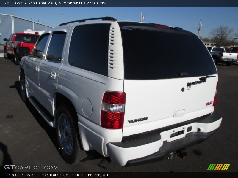 Summit White / Stone Gray 2005 GMC Yukon Denali AWD