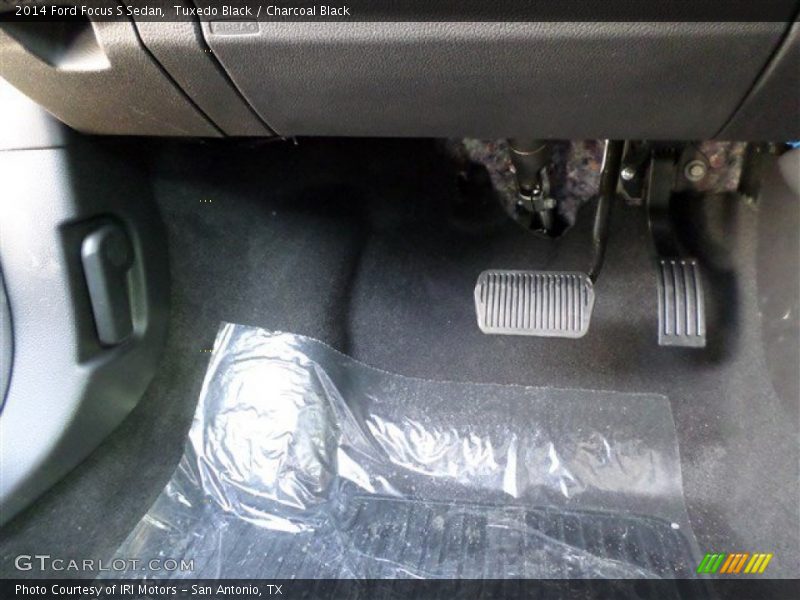 Tuxedo Black / Charcoal Black 2014 Ford Focus S Sedan