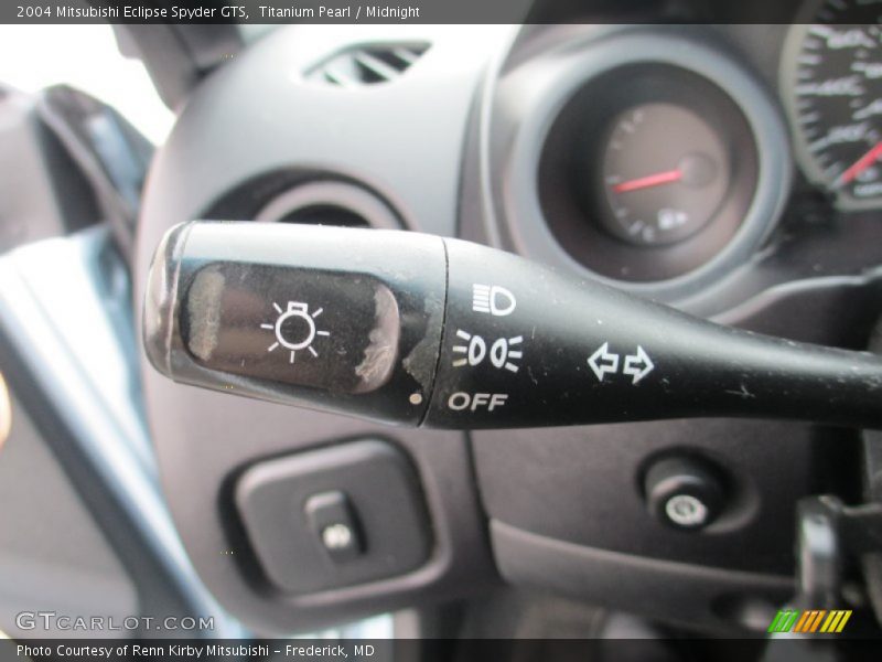 Controls of 2004 Eclipse Spyder GTS