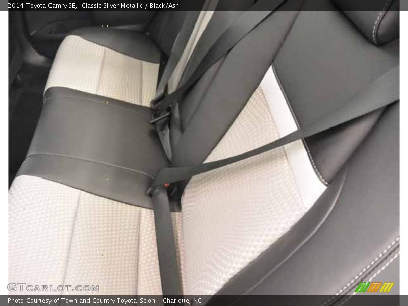 Classic Silver Metallic / Black/Ash 2014 Toyota Camry SE
