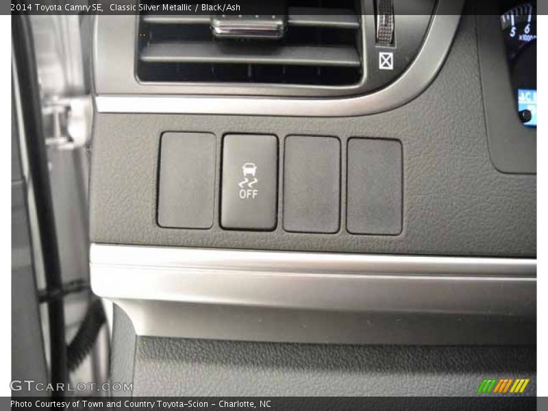 Classic Silver Metallic / Black/Ash 2014 Toyota Camry SE