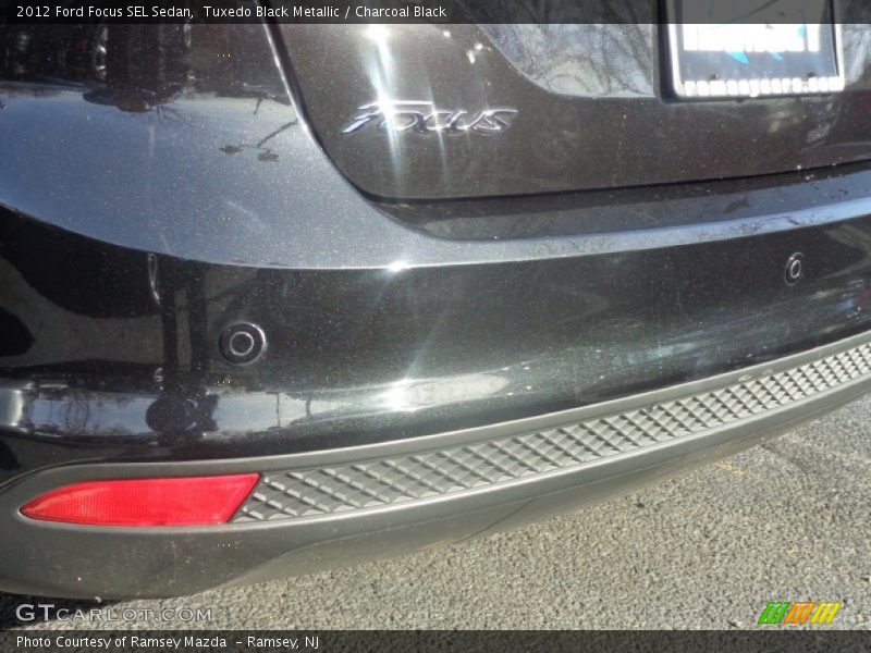 Tuxedo Black Metallic / Charcoal Black 2012 Ford Focus SEL Sedan