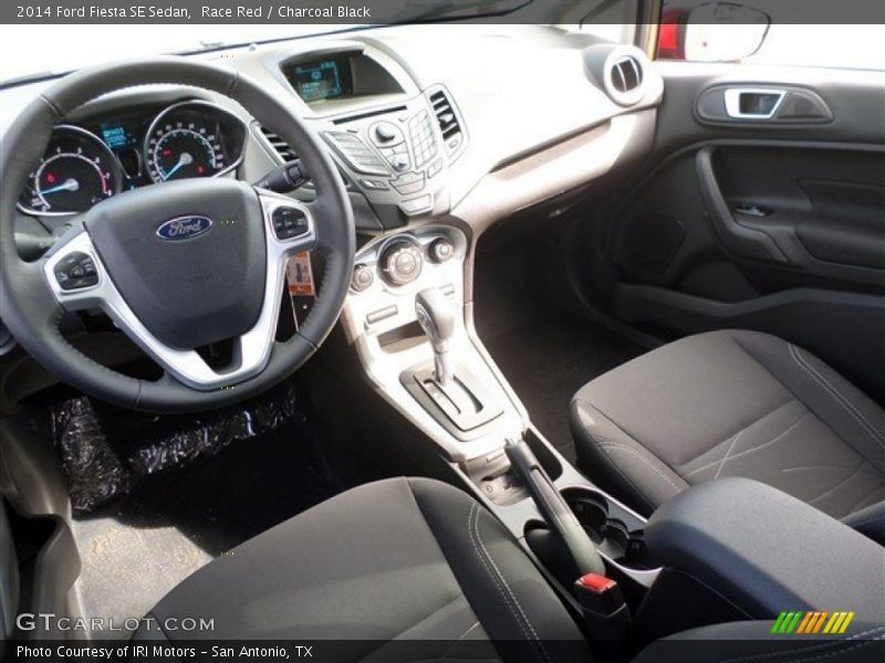 Race Red / Charcoal Black 2014 Ford Fiesta SE Sedan