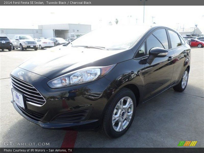 Tuxedo Black / Charcoal Black 2014 Ford Fiesta SE Sedan