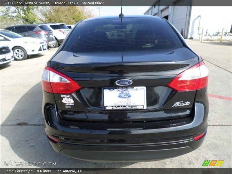 Tuxedo Black / Charcoal Black 2014 Ford Fiesta SE Sedan