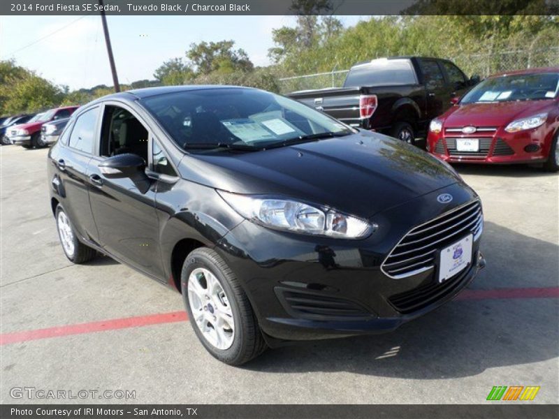 Tuxedo Black / Charcoal Black 2014 Ford Fiesta SE Sedan