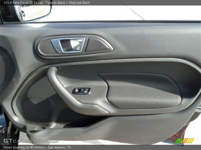 Tuxedo Black / Charcoal Black 2014 Ford Fiesta SE Sedan