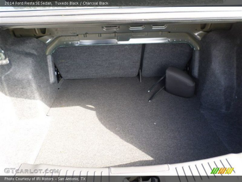 Tuxedo Black / Charcoal Black 2014 Ford Fiesta SE Sedan