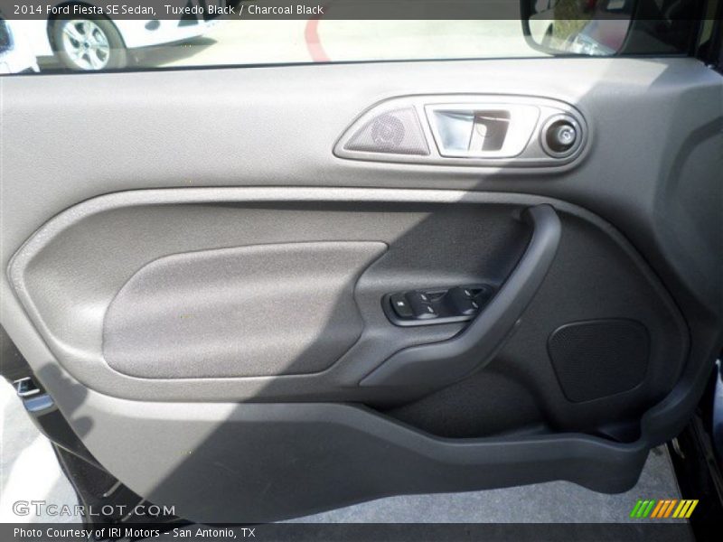 Tuxedo Black / Charcoal Black 2014 Ford Fiesta SE Sedan