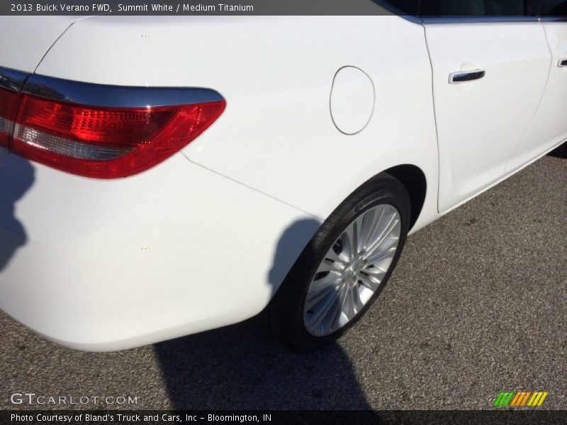 Summit White / Medium Titanium 2013 Buick Verano FWD