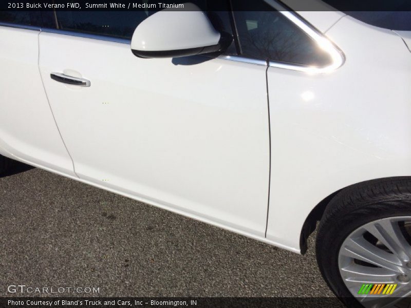 Summit White / Medium Titanium 2013 Buick Verano FWD