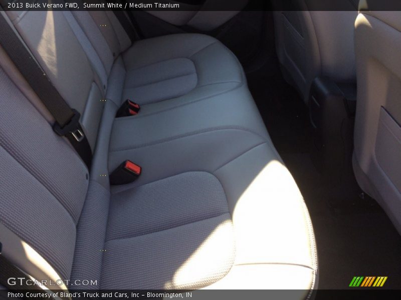 Summit White / Medium Titanium 2013 Buick Verano FWD