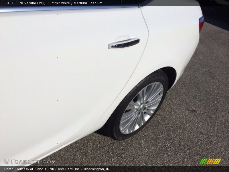 Summit White / Medium Titanium 2013 Buick Verano FWD