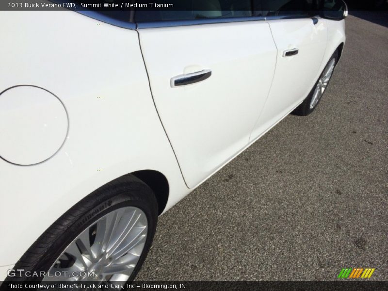 Summit White / Medium Titanium 2013 Buick Verano FWD
