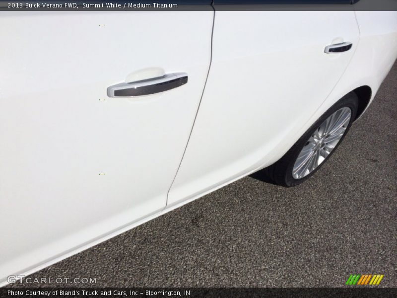 Summit White / Medium Titanium 2013 Buick Verano FWD