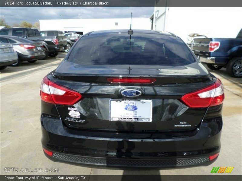 Tuxedo Black / Charcoal Black 2014 Ford Focus SE Sedan