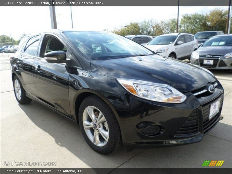 Tuxedo Black / Charcoal Black 2014 Ford Focus SE Sedan