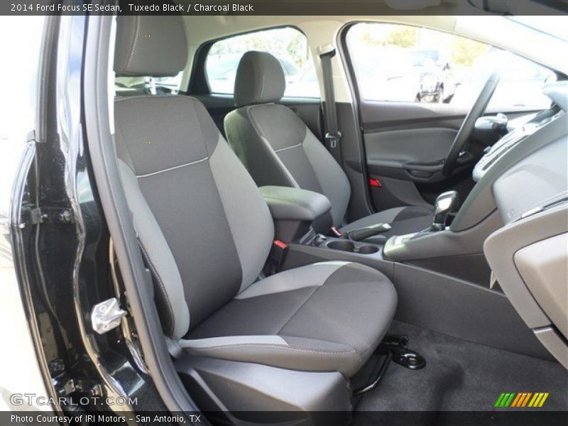 Tuxedo Black / Charcoal Black 2014 Ford Focus SE Sedan