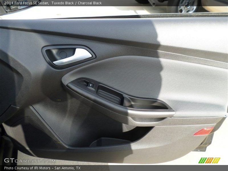 Tuxedo Black / Charcoal Black 2014 Ford Focus SE Sedan