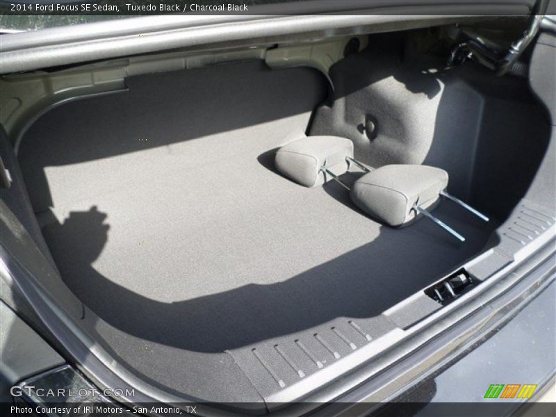 Tuxedo Black / Charcoal Black 2014 Ford Focus SE Sedan