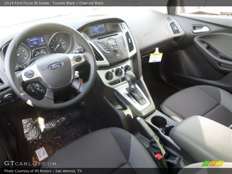Tuxedo Black / Charcoal Black 2014 Ford Focus SE Sedan