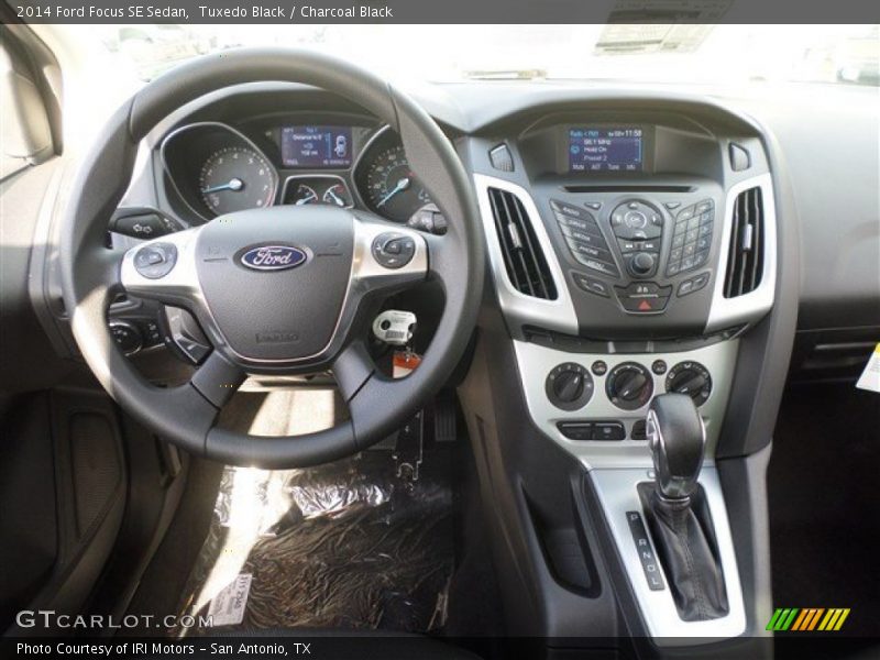 Tuxedo Black / Charcoal Black 2014 Ford Focus SE Sedan