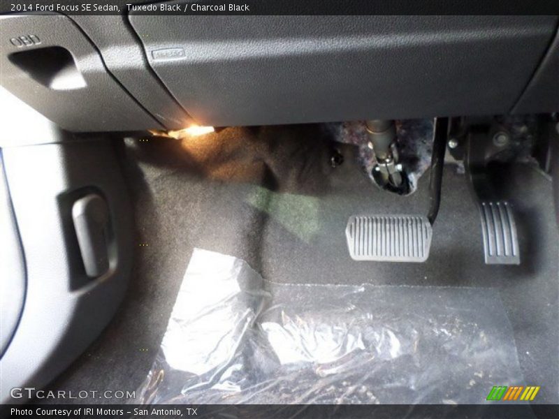 Tuxedo Black / Charcoal Black 2014 Ford Focus SE Sedan