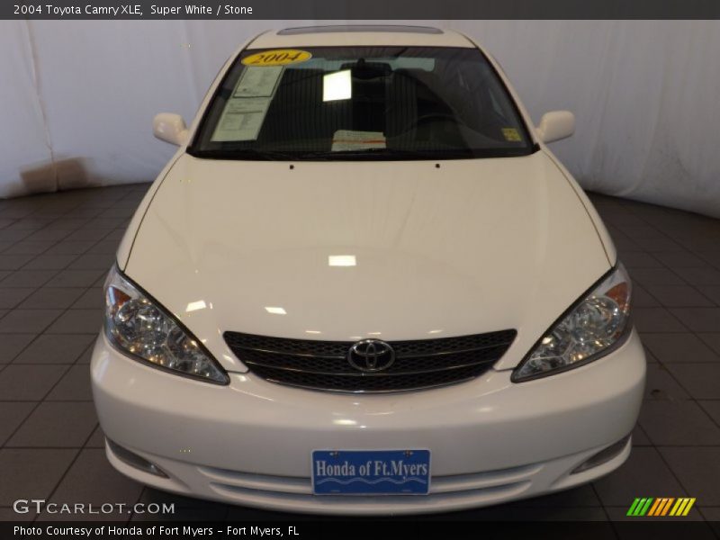 Super White / Stone 2004 Toyota Camry XLE