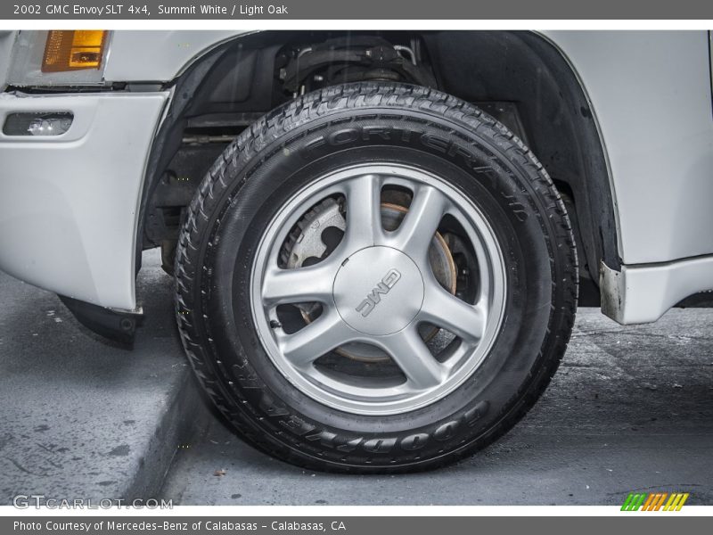 Summit White / Light Oak 2002 GMC Envoy SLT 4x4