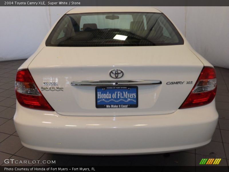Super White / Stone 2004 Toyota Camry XLE