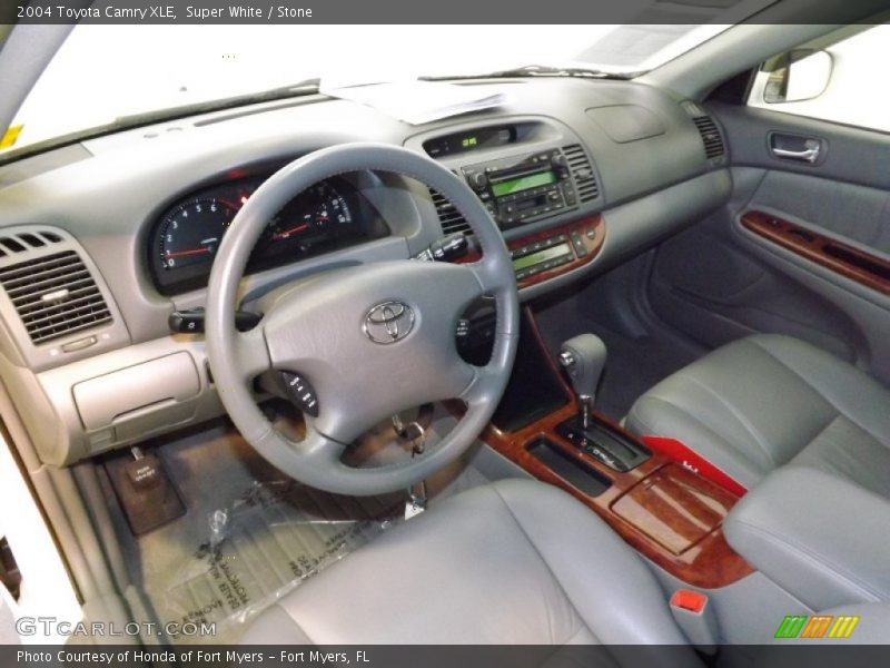 Super White / Stone 2004 Toyota Camry XLE