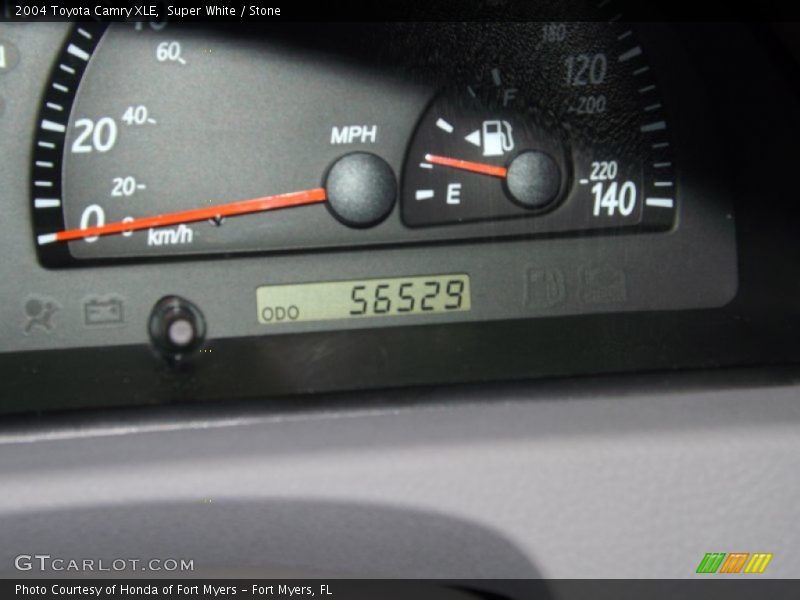 Super White / Stone 2004 Toyota Camry XLE
