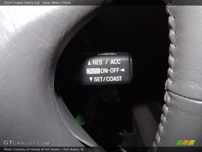 Super White / Stone 2004 Toyota Camry XLE