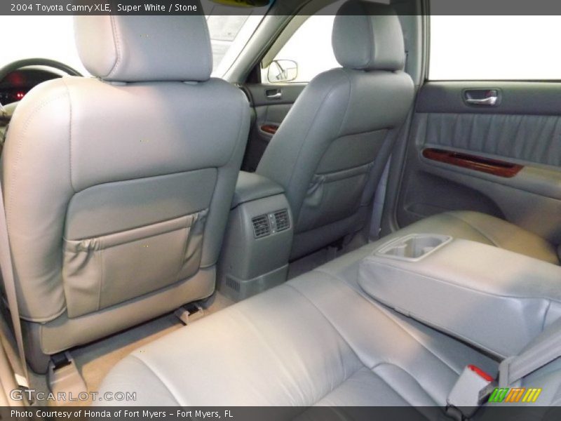 Super White / Stone 2004 Toyota Camry XLE