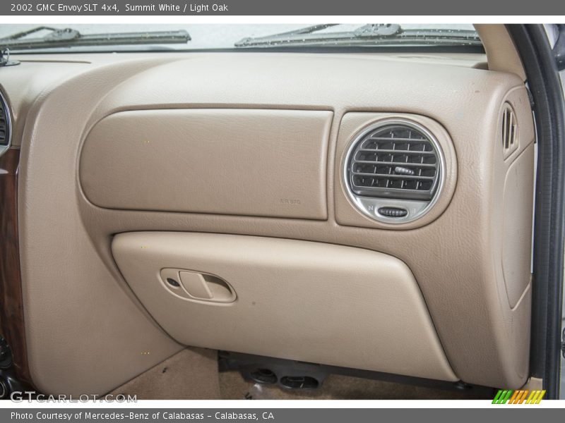 Summit White / Light Oak 2002 GMC Envoy SLT 4x4