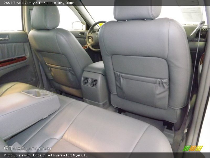 Super White / Stone 2004 Toyota Camry XLE