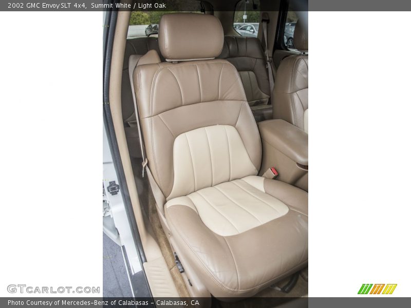 Summit White / Light Oak 2002 GMC Envoy SLT 4x4