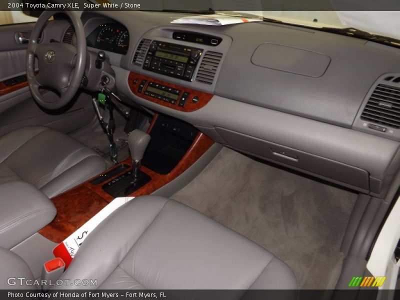 Super White / Stone 2004 Toyota Camry XLE