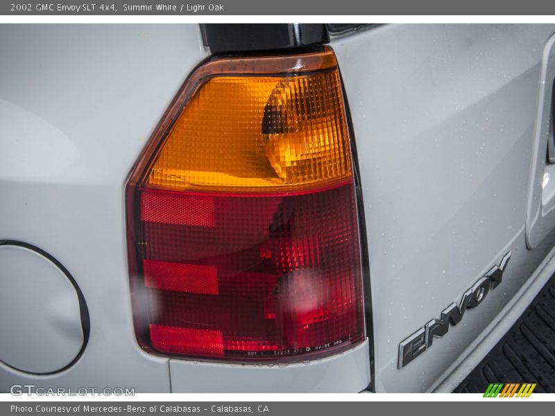 Summit White / Light Oak 2002 GMC Envoy SLT 4x4