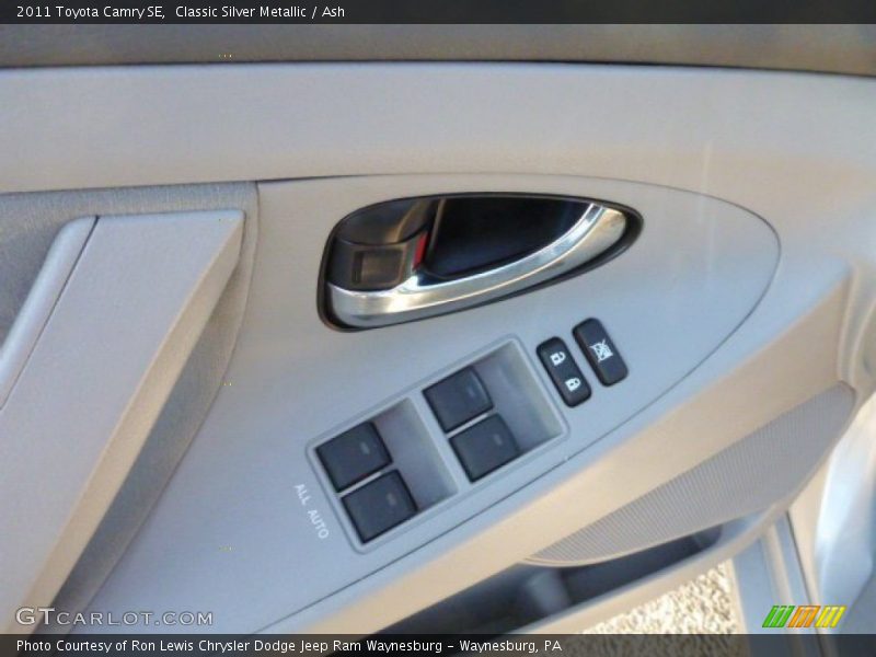 Classic Silver Metallic / Ash 2011 Toyota Camry SE