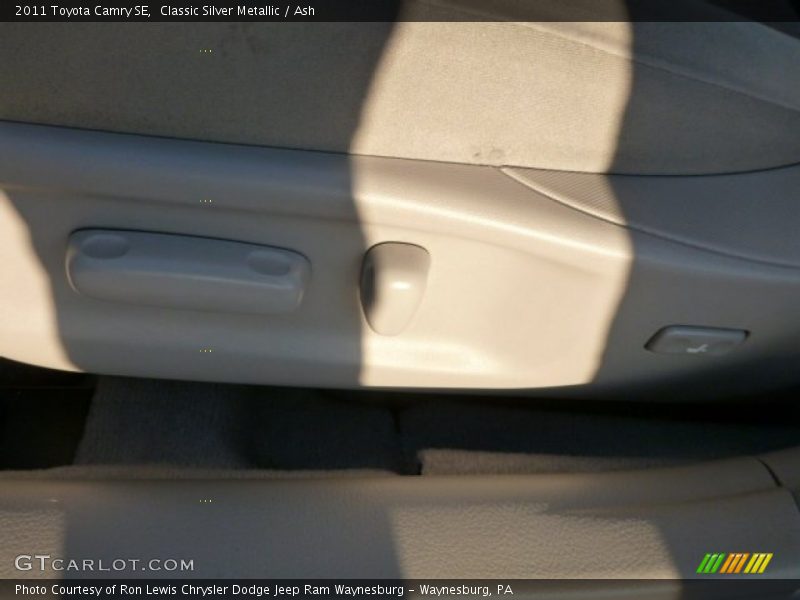 Classic Silver Metallic / Ash 2011 Toyota Camry SE