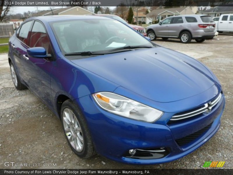 Front 3/4 View of 2014 Dart Limited