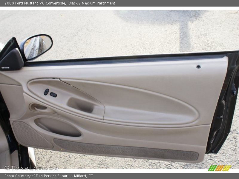 Black / Medium Parchment 2000 Ford Mustang V6 Convertible