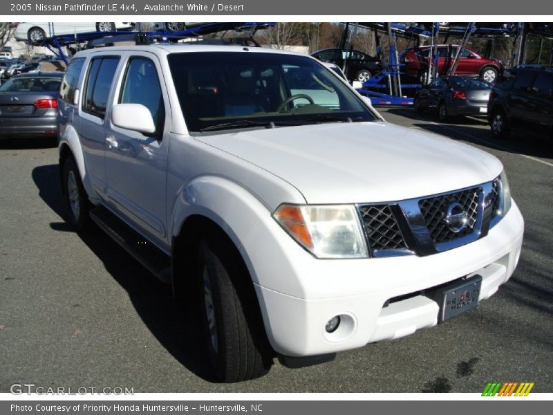 Avalanche White / Desert 2005 Nissan Pathfinder LE 4x4